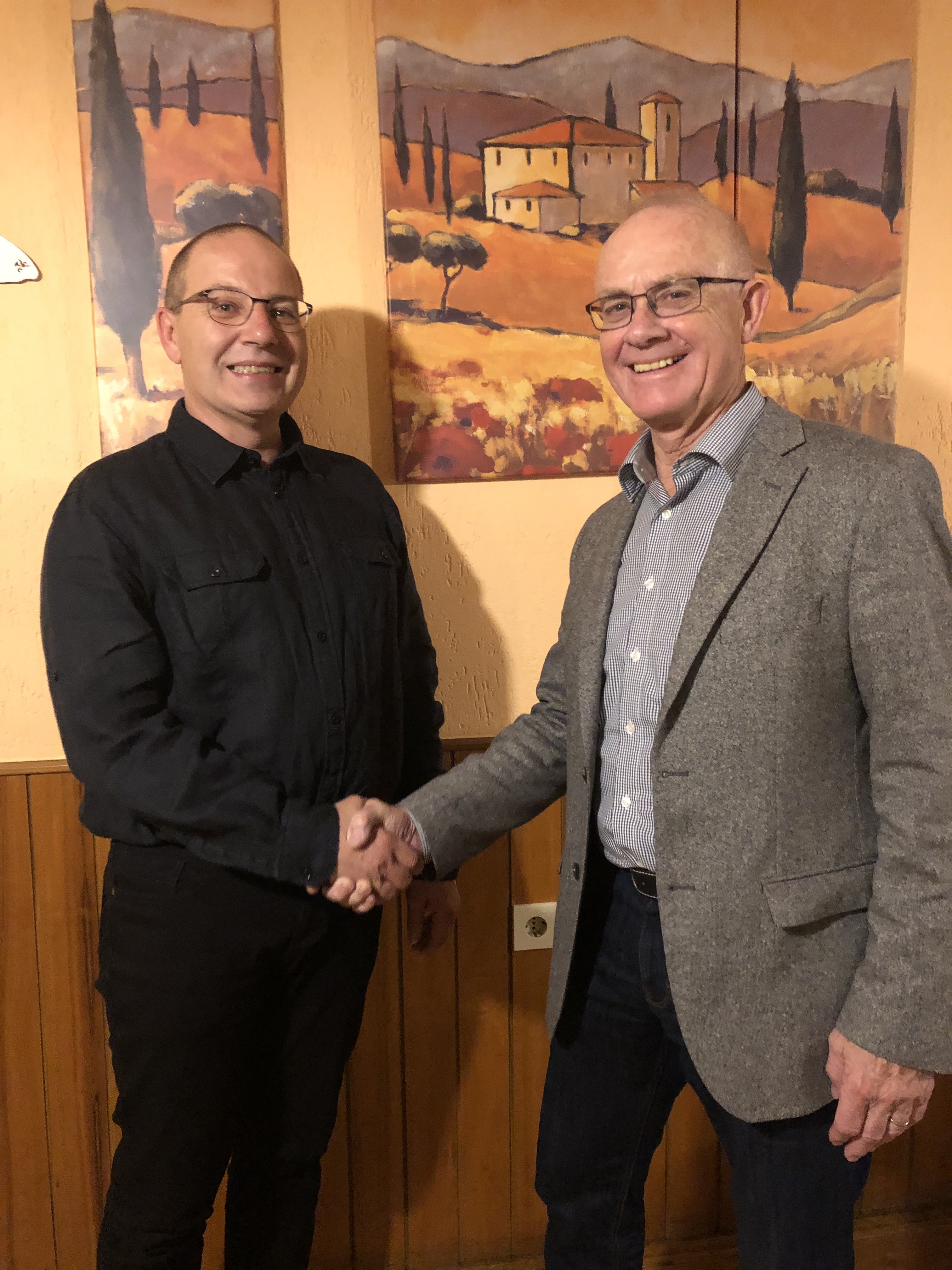 Stabwechsel - Uwe Schacher (links) übernimmt den Vorsitz des CDU-Gemeindeverbands Brensbach von Karlheinz Fornof
